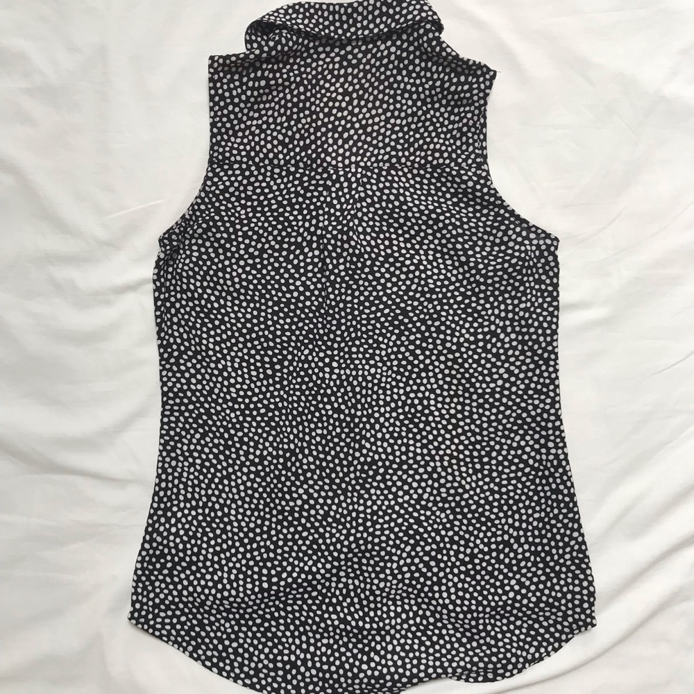 Express Slim Fit Dot Print Sleeveless Portofino Blouse Size XXS - Picture 4 of 5